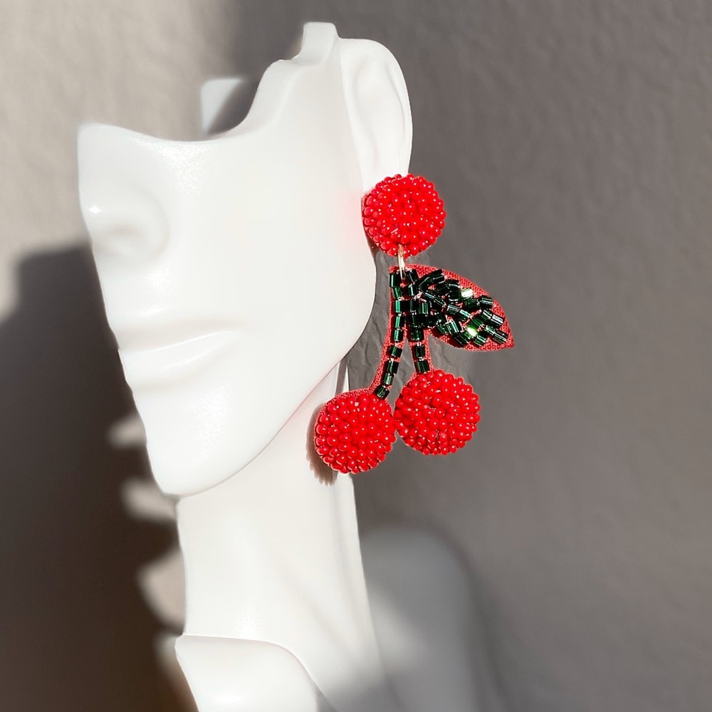 🤍New!🤍🍒 Hand-beaded Cherry Earrings 🍒
